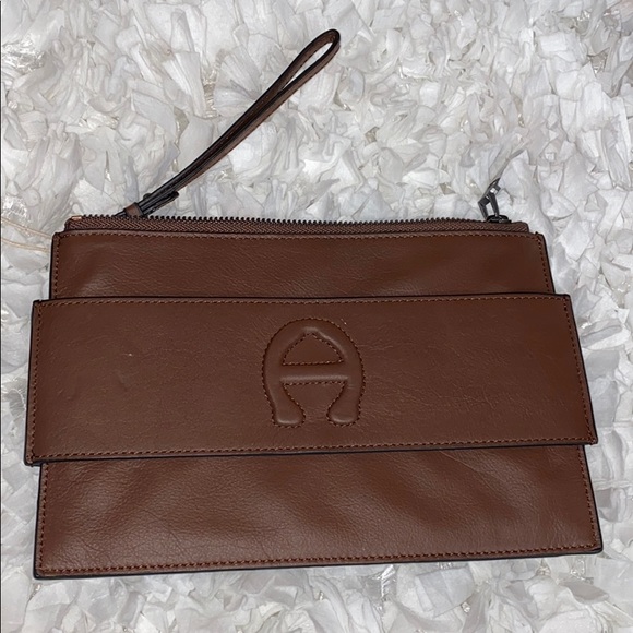Etienne Aigner Leather Adeline Handle Wristlet NWT - Picture 3 of 7
